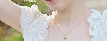 How to Care for a Gold Necklace Daily to Avoid Rusting and Tarnish