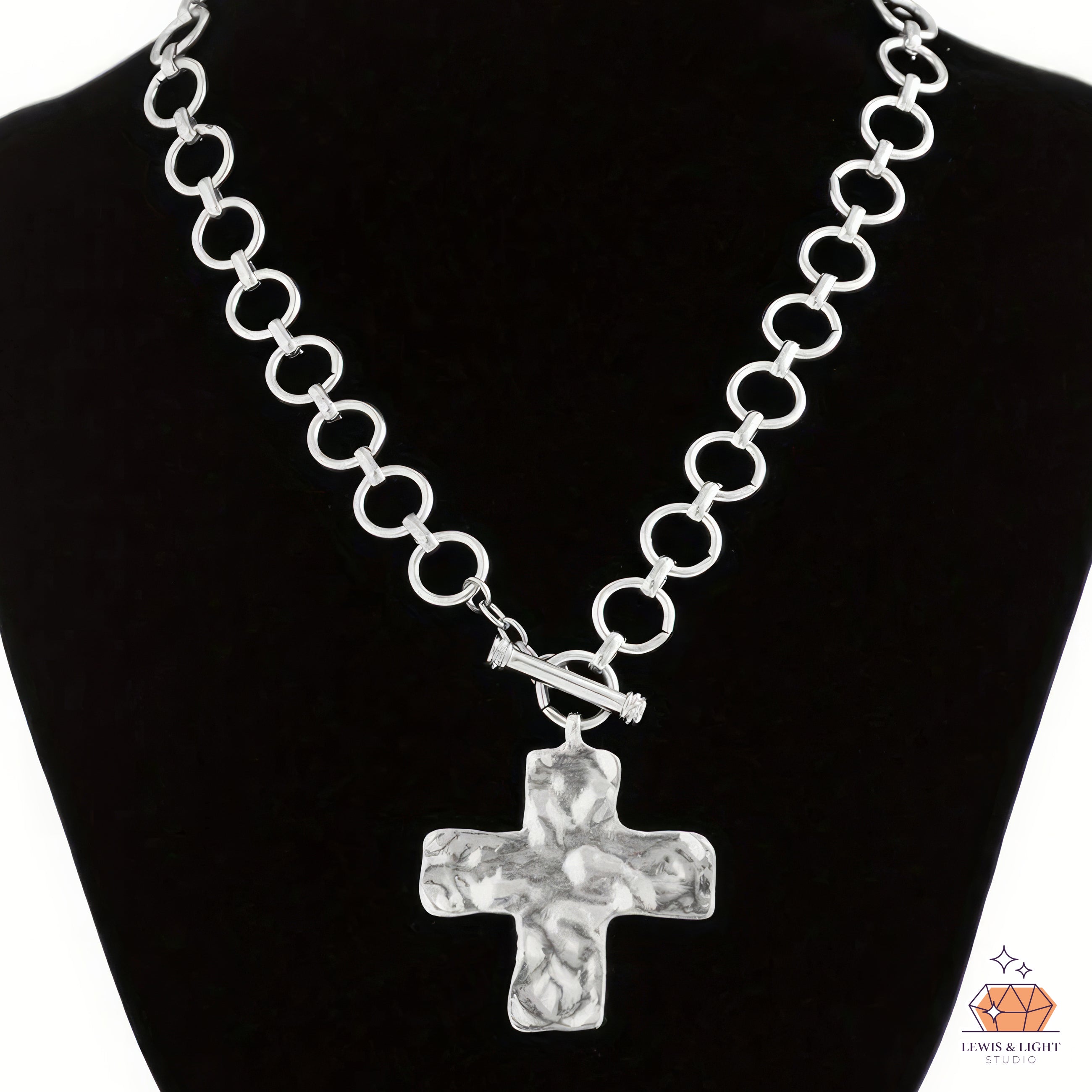 Chunky Hammered Cross Circular Chain