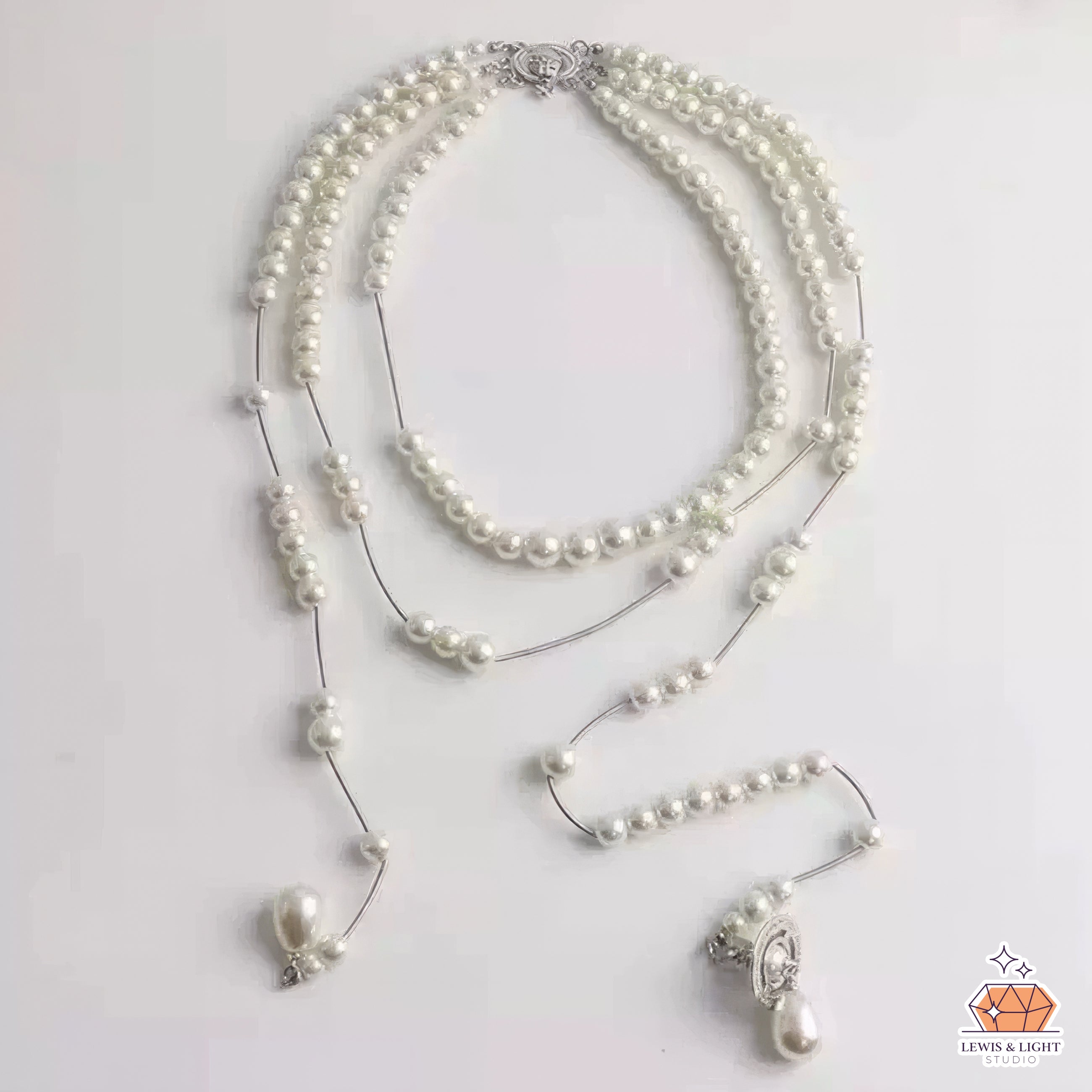 Vivienne Westwood Broken pearl necklace