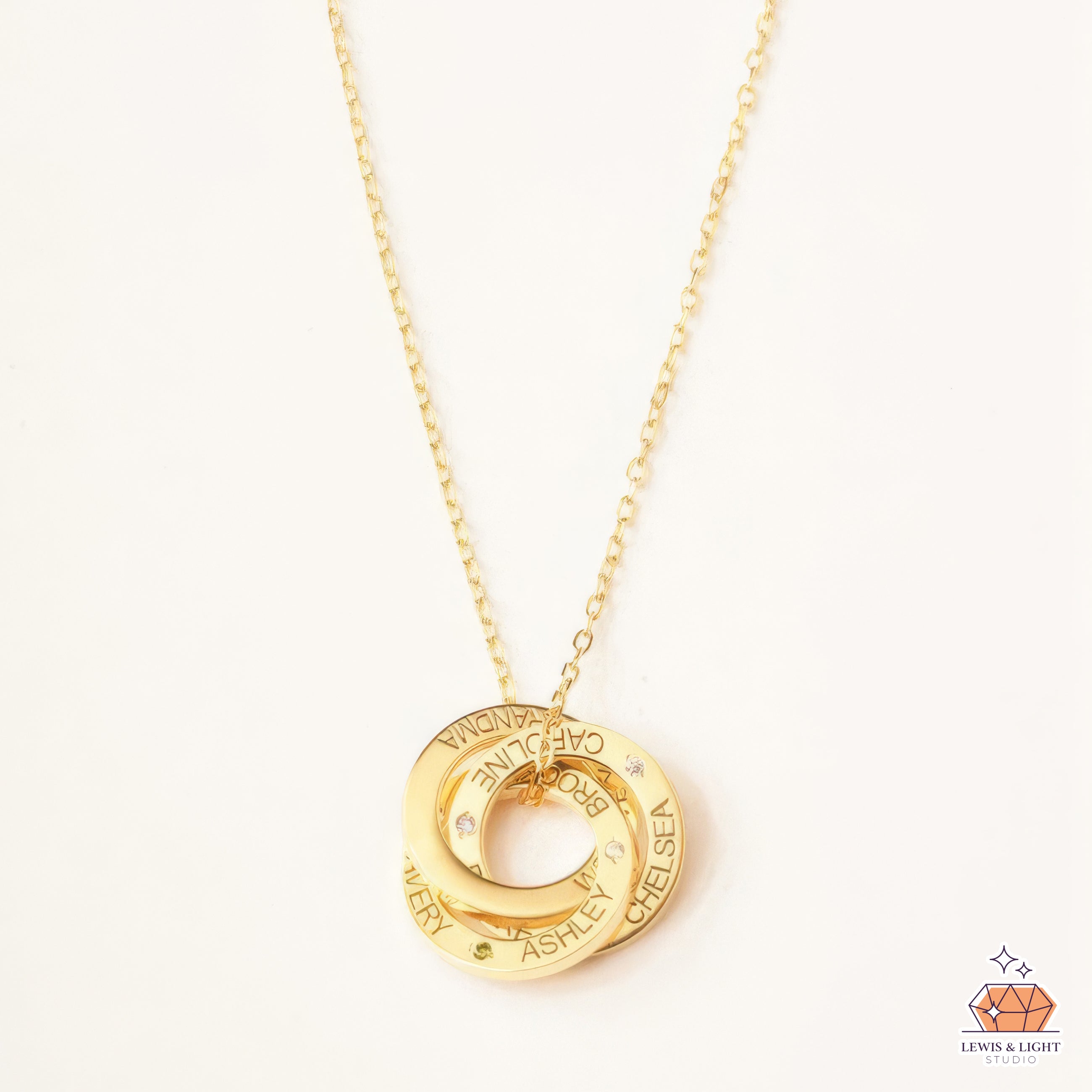 Personalized Interlocking Rings Necklace – Gold-Plated Family Keepsake