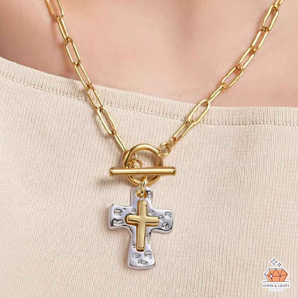 Collar de cruz minimalista incrustada