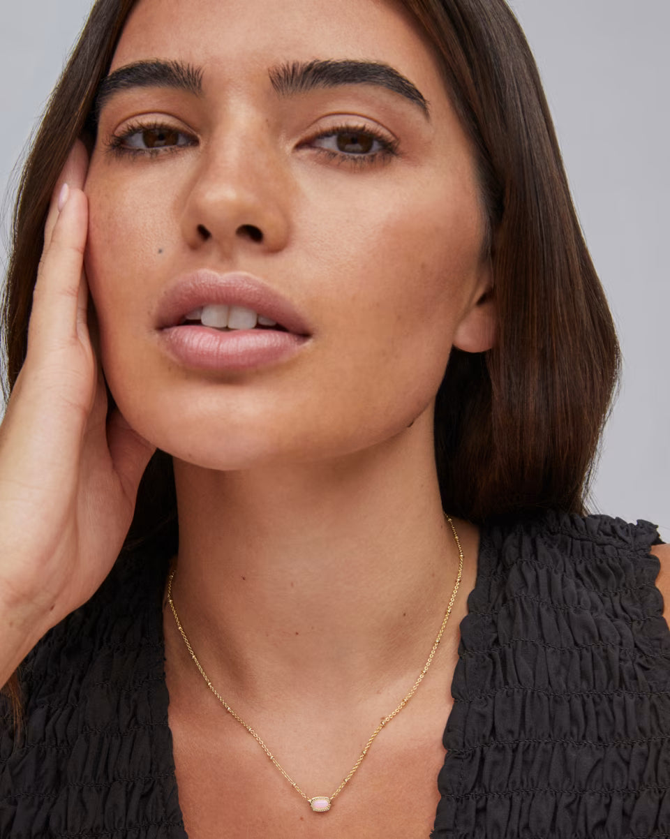 Collar corto con colgante de satélite dorado Mini Elisa de Kendra Scott